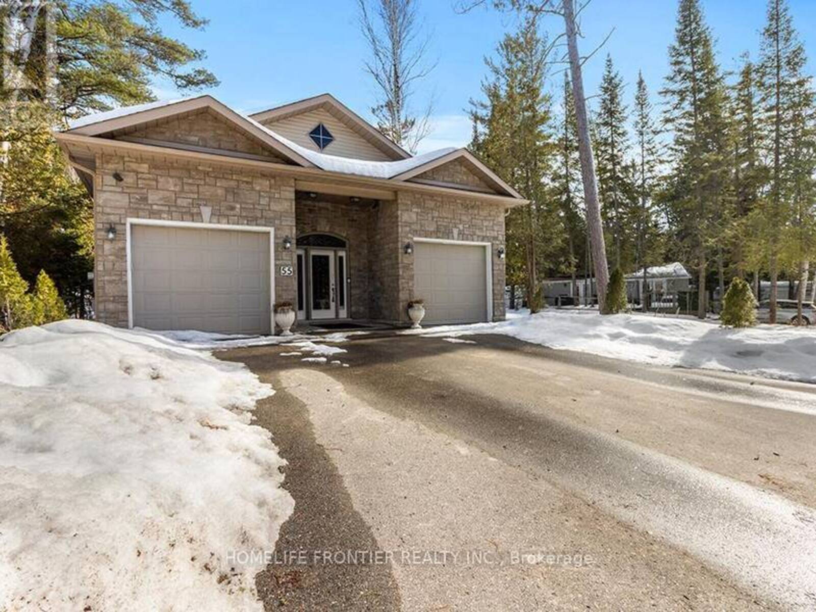 55 HOMEWOOD AVENUE, Wasaga Beach, Ontario L9Z 2M2