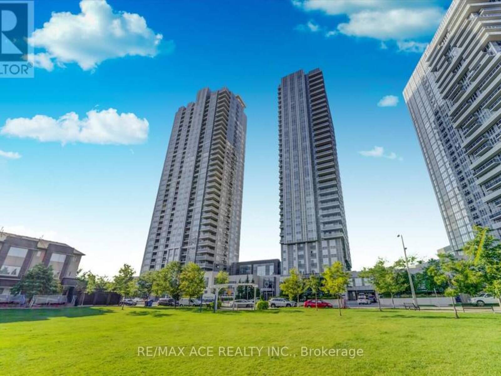 420 - 275 VILLAGE GREEN SQUARE, Toronto, Ontario M1S 0L8