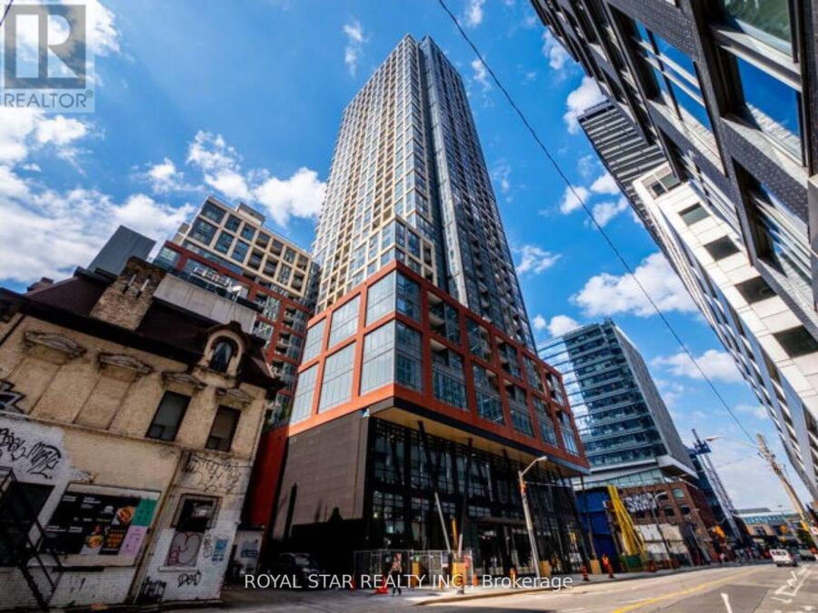 518 - 108 PETER STREET, Toronto, Ontario M5V 2G7