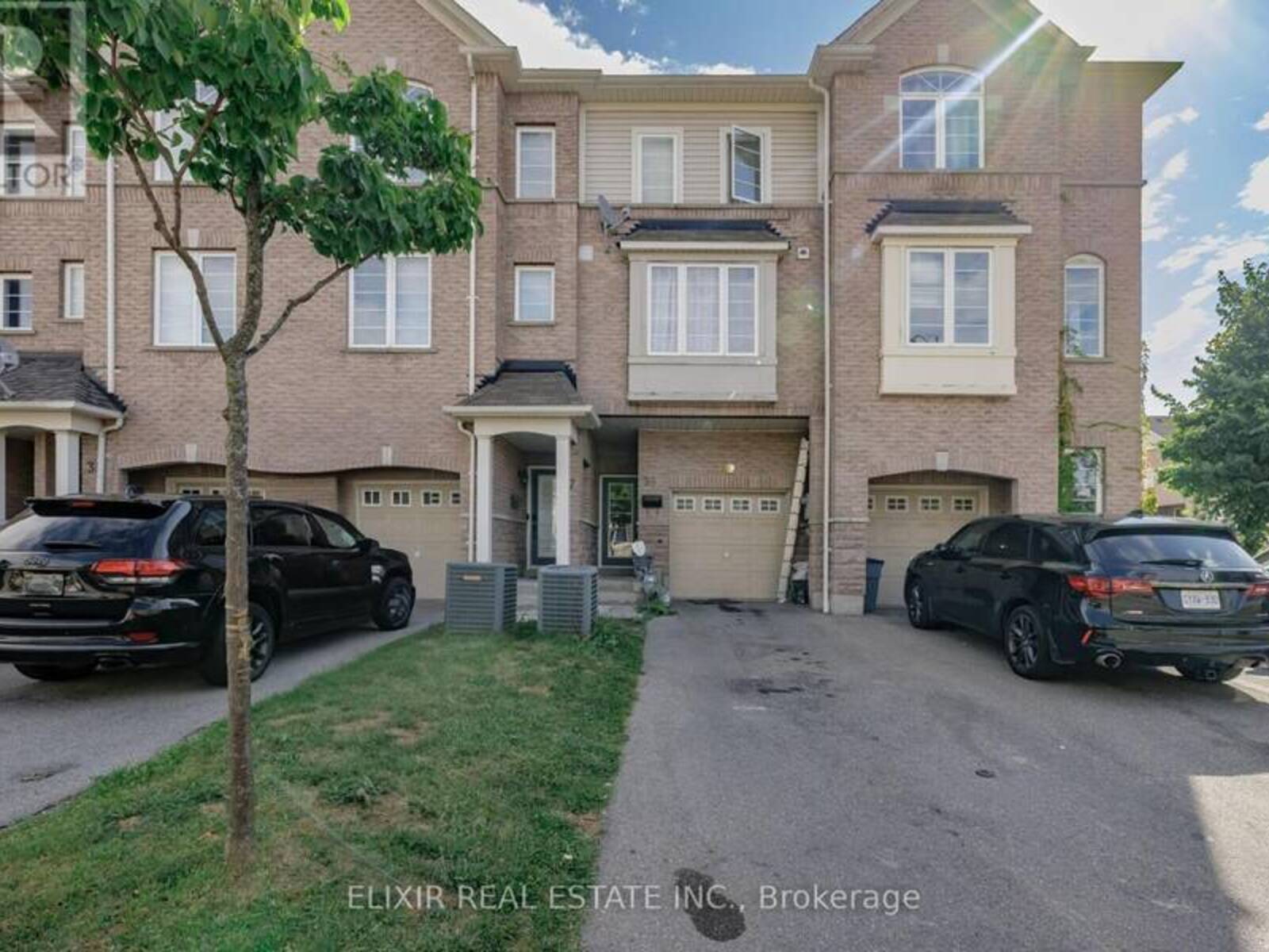 39 TALBOTSHIRE STREET, Ajax, Ontario L1S 0A6