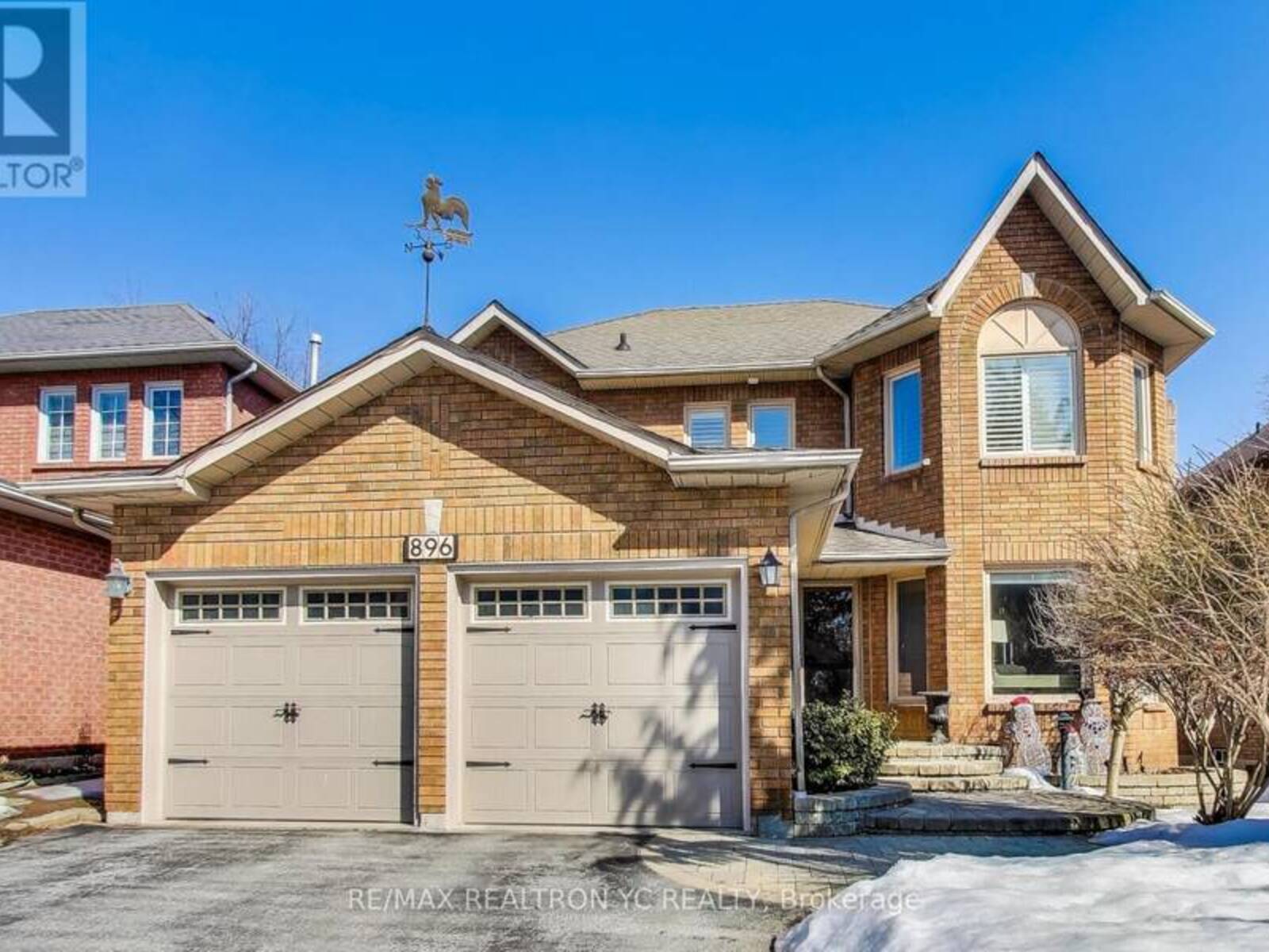 896 DARWIN DRIVE, Pickering, Ontario L1X 2P8