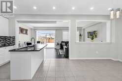 328 BEDROCK DRIVE | Hamilton Ontario | Slide Image Nine