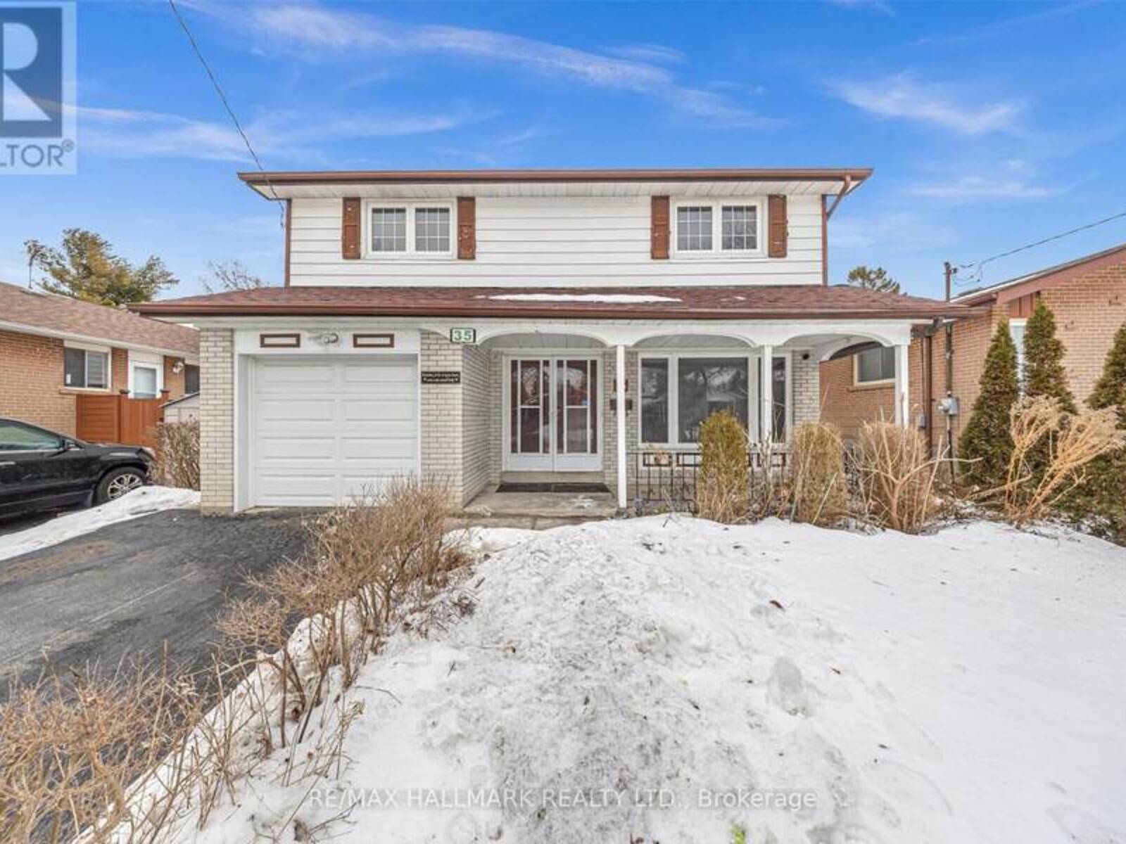 35 ROWALLAN DRIVE, Toronto, Ontario M1E 2Y5