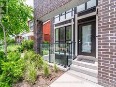 TH104 - 2301 DANFORTH AVENUE Toronto Ontario, M4C 1K5