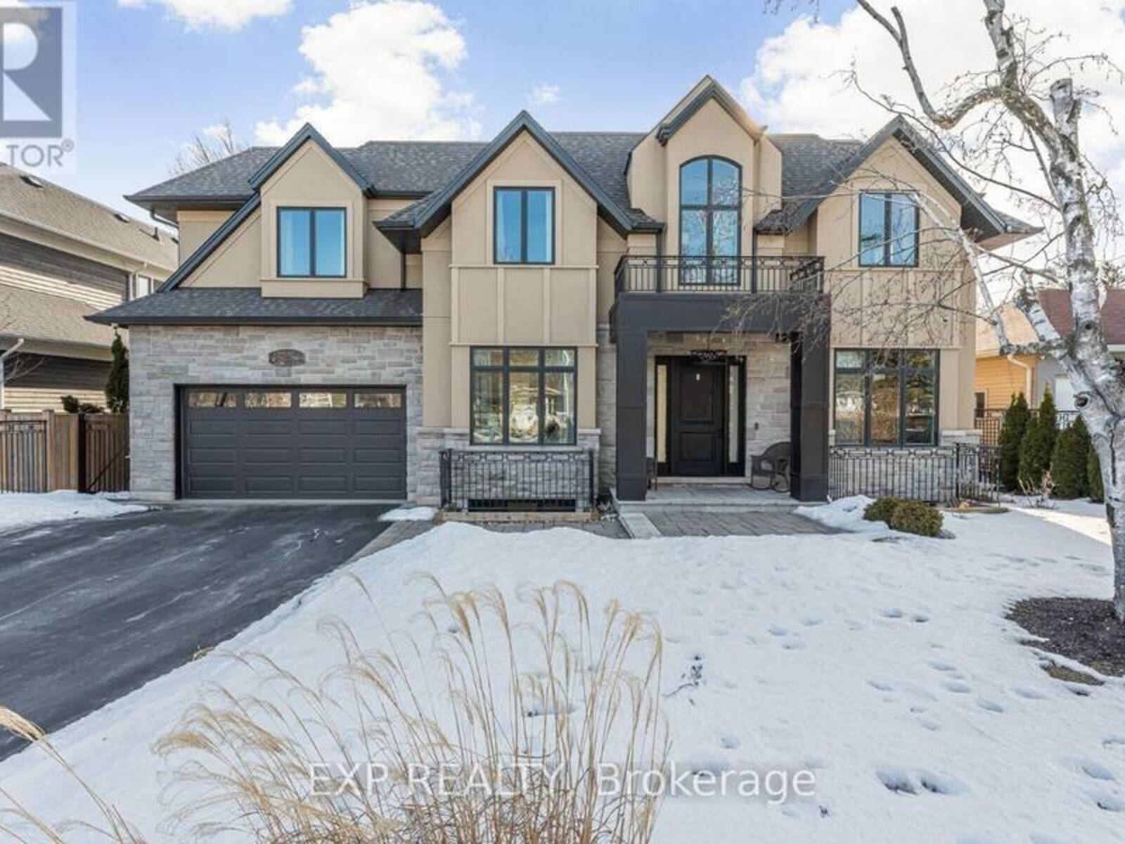 574 STEPHENS CRESCENT W, Oakville, Ontario L6K 1Y3