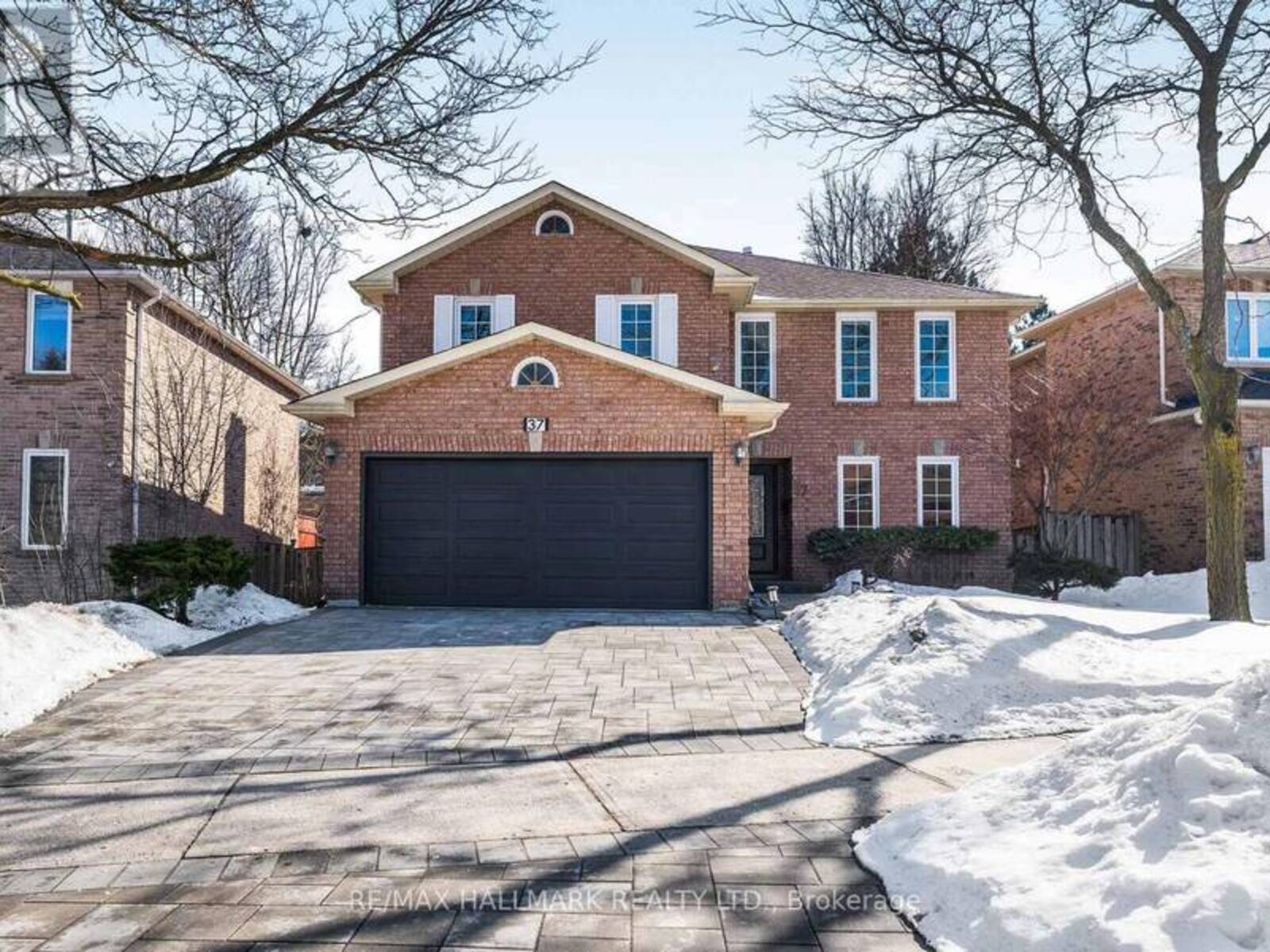 37 ELMSLEY DRIVE, Richmond Hill, Ontario L4C 8N7