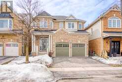 63 ROSS PATRICK CRESCENT | Newmarket Ontario | Slide Image One