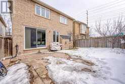 63 ROSS PATRICK CRESCENT | Newmarket Ontario | Slide Image Thirty-three