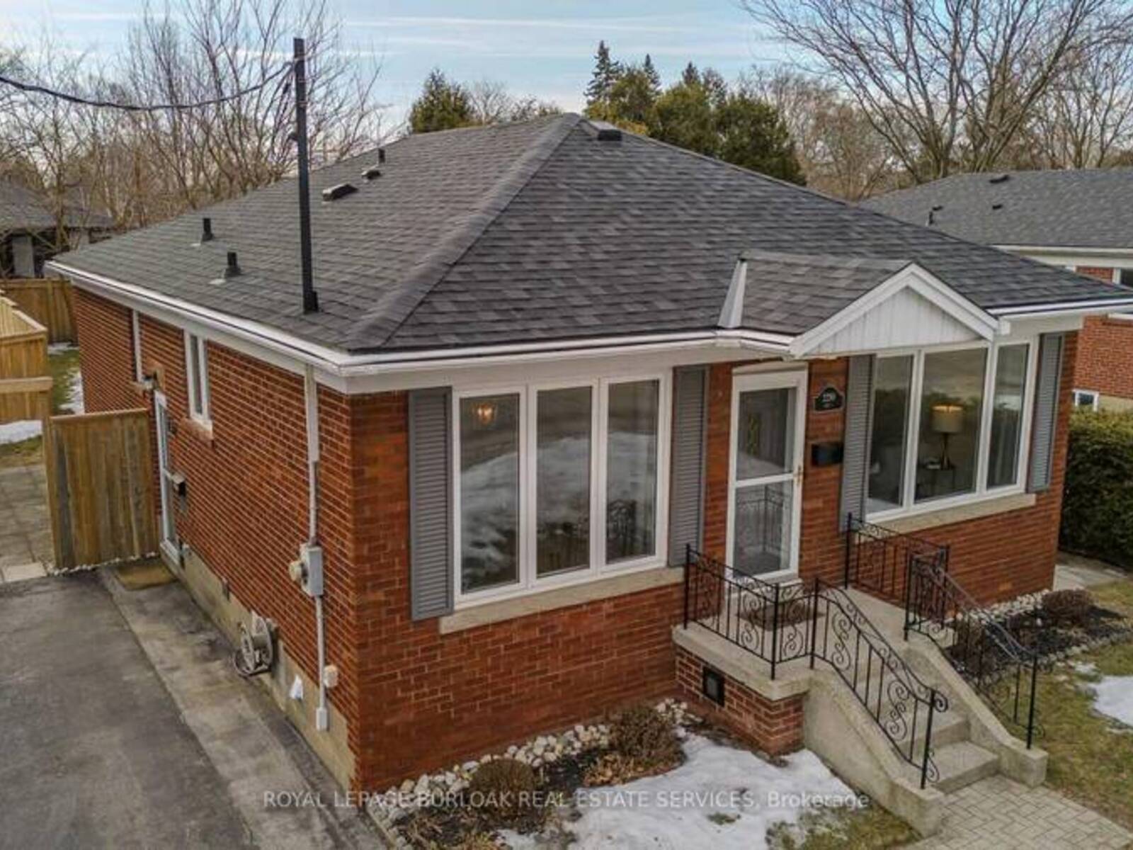 2290 WOODWARD AVENUE, Burlington, Ontario L7R 1T6