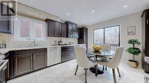 1 SQUIRE DRIVE | Richmond Hill Ontario | Slide Image Eight