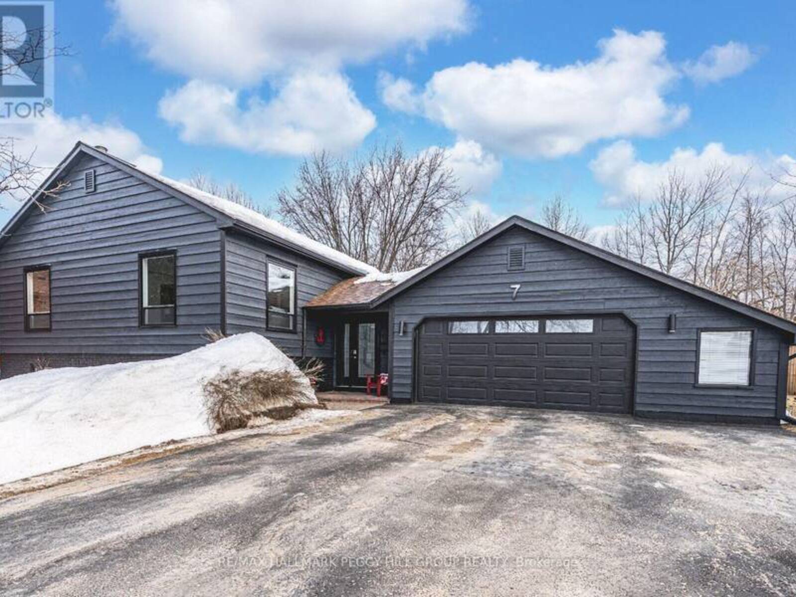 7 BAY COURT, Penetanguishene, Ontario L9M 1E1