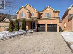 4 FARAD COURT Brampton Ontario, L6P 1S6