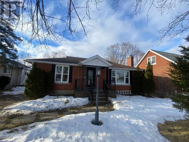 324 STIRLING AVENUE N Kitchener Ontario, N2H 3H4 - 4 Bedrooms Home For Sale