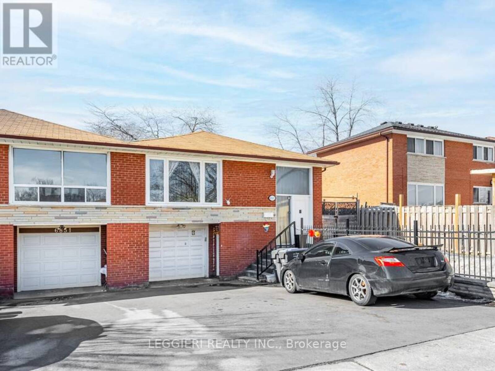 6849 DARCEL AVENUE, Mississauga, Ontario L4T 2W6