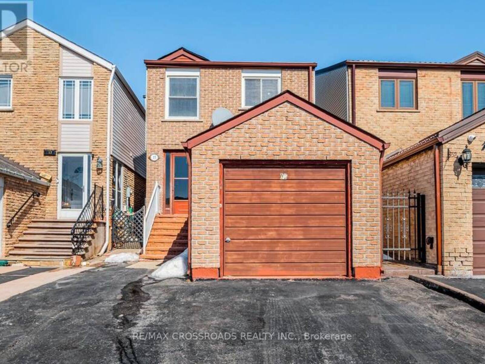 15 PEACHTREE PLACE, Vaughan, Ontario L4K 2C4