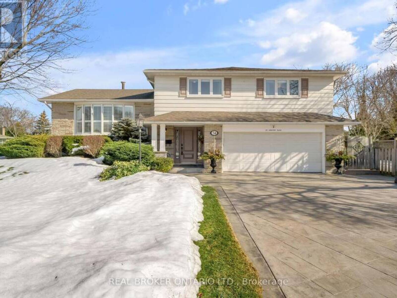 34 PARKVIEW PLACE, Brampton, Ontario L6W 2G3