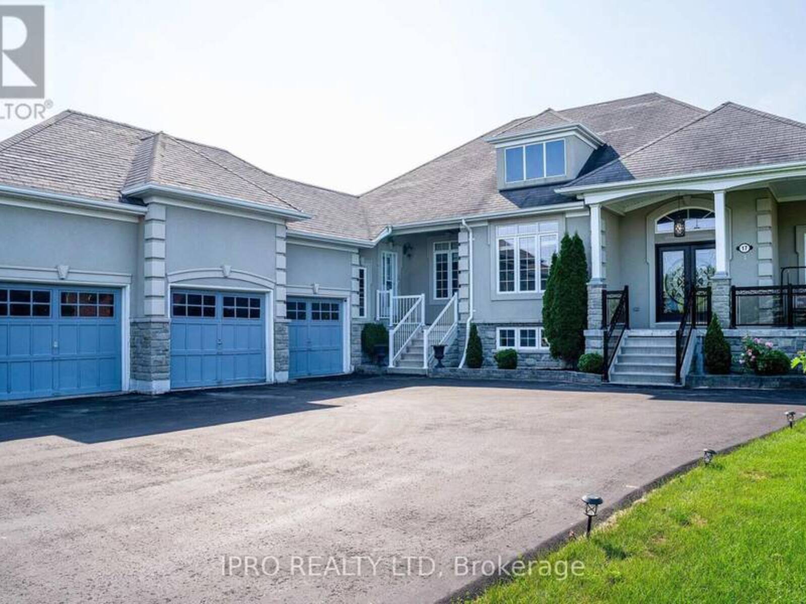 17 MAPLE DRIVE, Wasaga Beach, Ontario L9Z 0A7