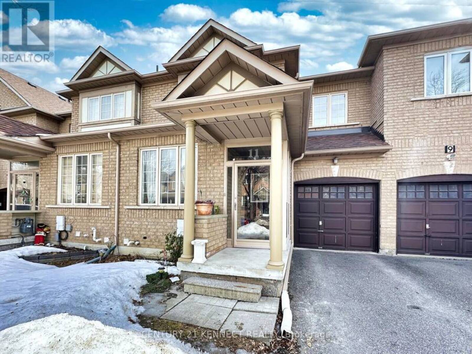 11 MAGNOTTA ROAD, Markham, Ontario L6C 2V5