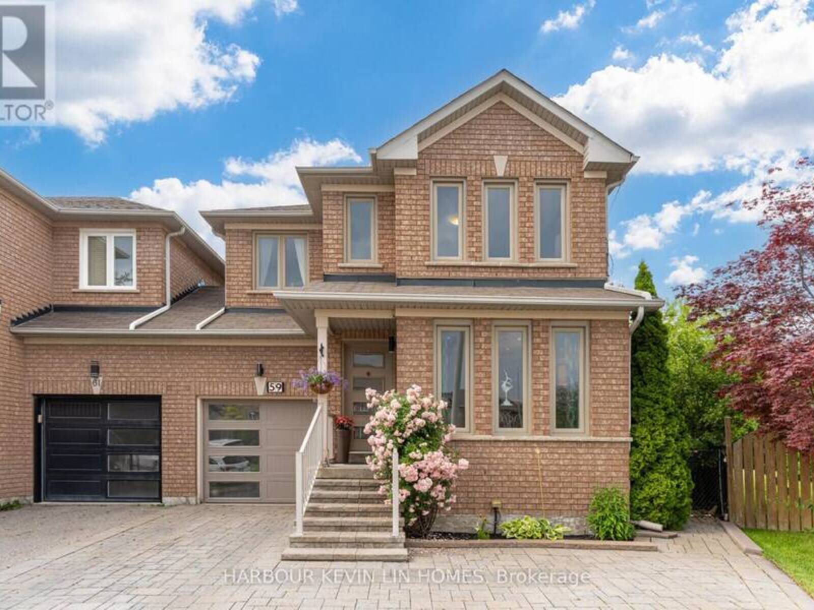 59 WATERTON CRESCENT, Richmond Hill, Ontario L4B 4L2