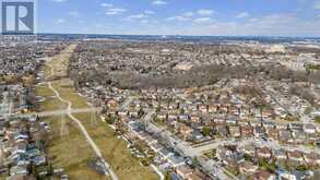 2079 HUNTERS WOOD DRIVE | Burlington Ontario | Slide Image Six