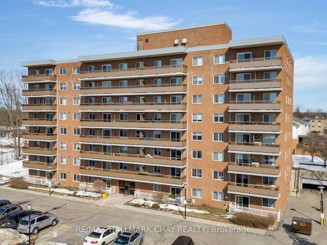 406 - 414 BLAKE STREET Barrie Ontario, L4M 5J7 - 3 Bedrooms Condo For Sale