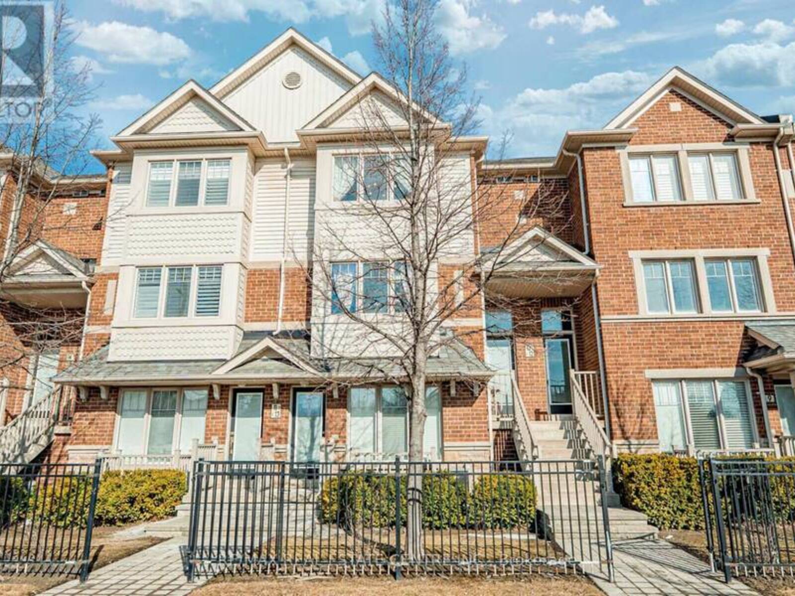 12 - 3335 THOMAS STREET, Mississauga, Ontario L5M 0P7