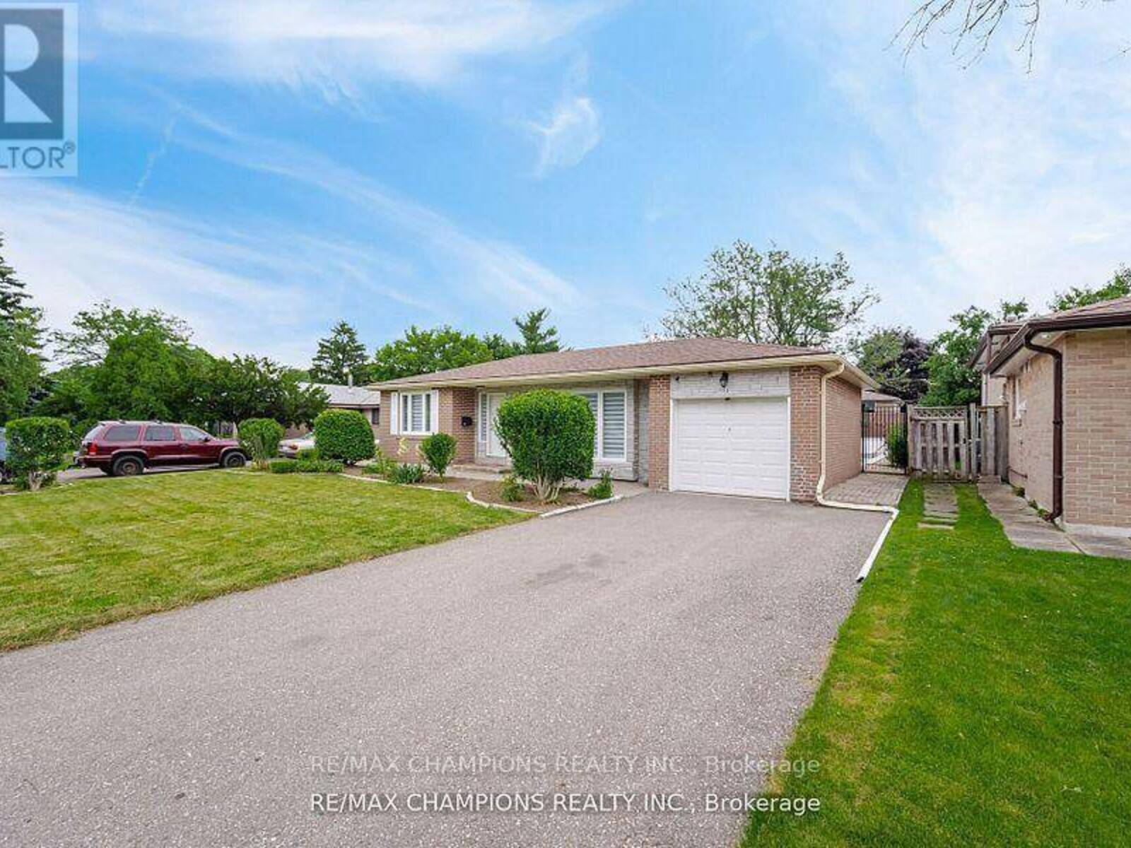 53 BEECHWOOD CRESCENT, Brampton, Ontario L6T 1X9