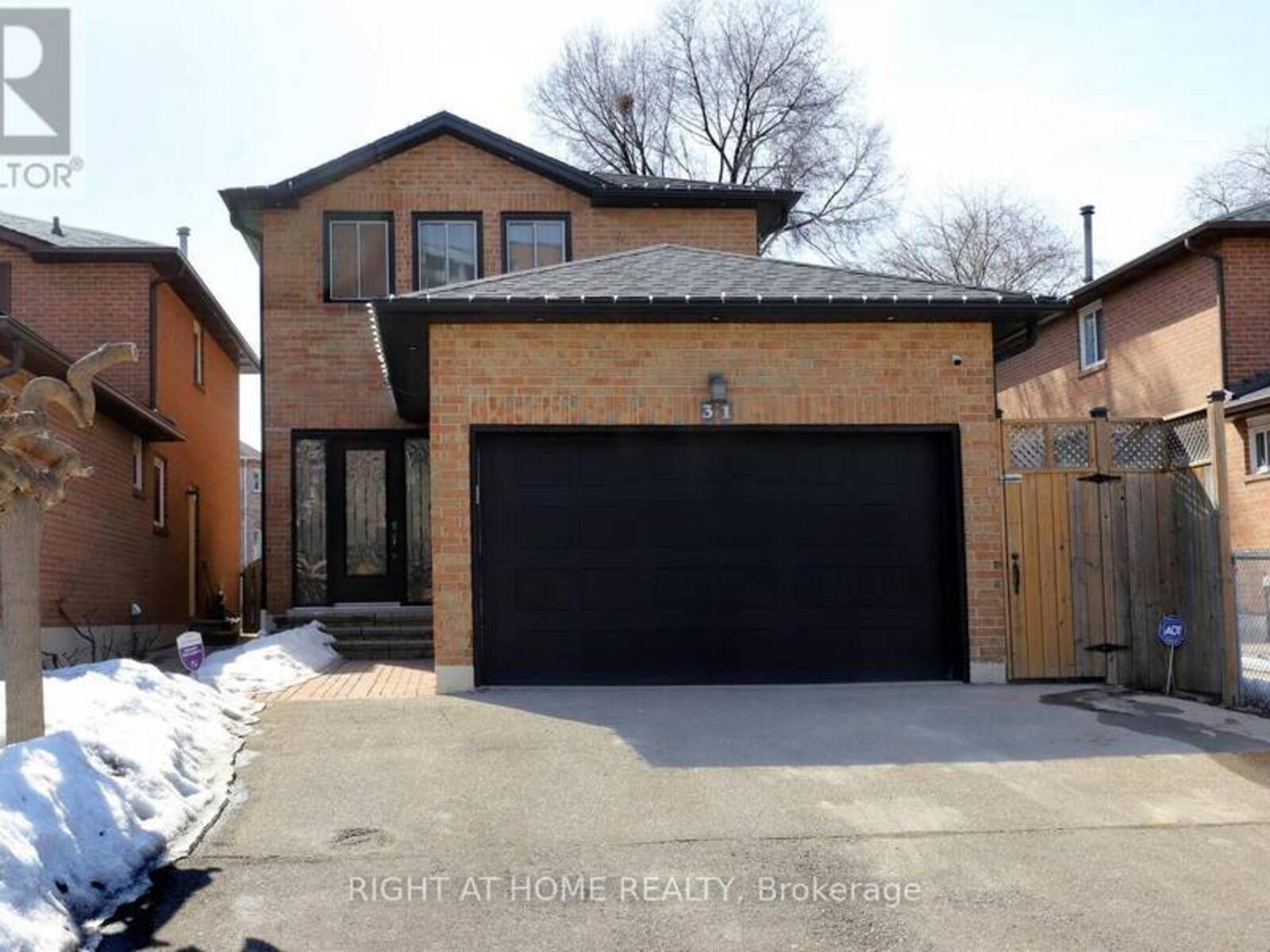 31 HANSON ROAD, Mississauga, Ontario L5B 2E3