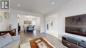 133 RISEBROUGH CIRCUIT | Markham Ontario | Slide Image Nine