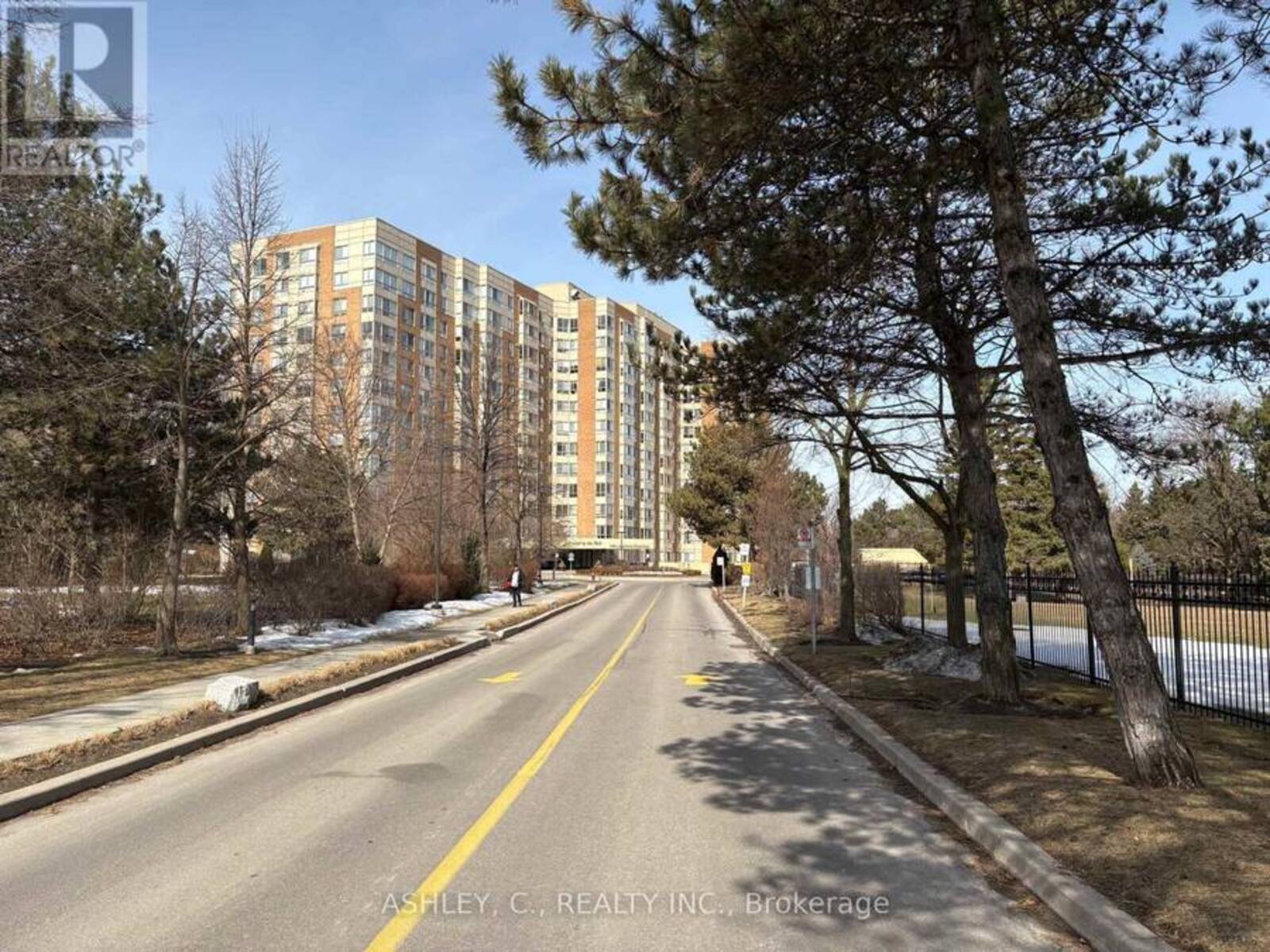 216 - 1485 LAKESHORE ROAD E, Mississauga, Ontario L5E 3G2