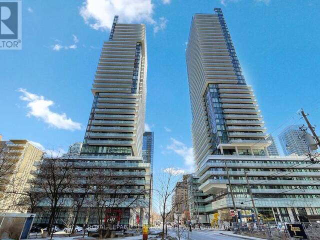 1707 - 185 ROEHAMPTON AVENUE Toronto Ontario, M4P 0C6 - 2 Bedrooms Condo For Sale