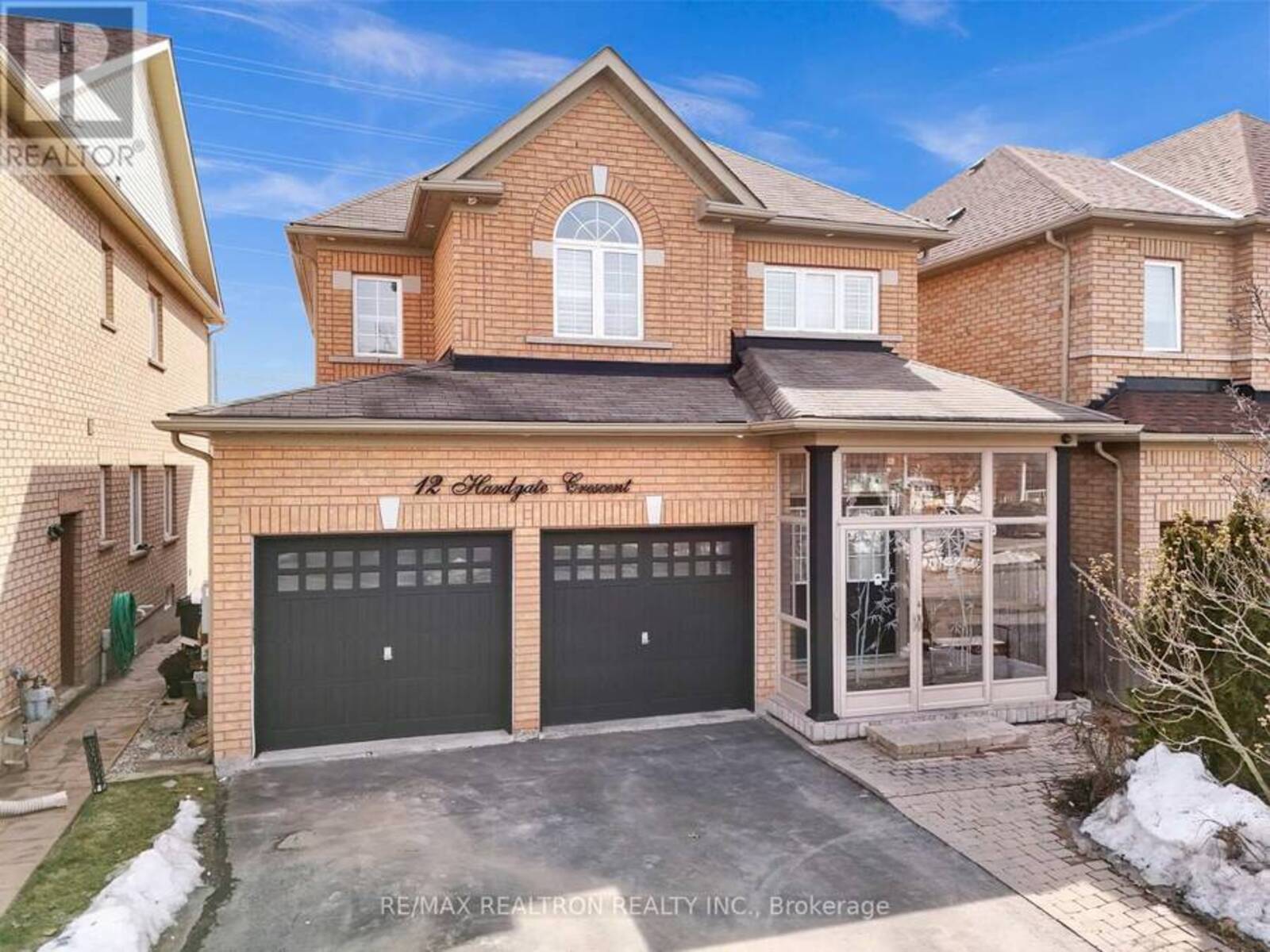 12 HARDGATE CRESCENT, Brampton, Ontario L7A 3V5