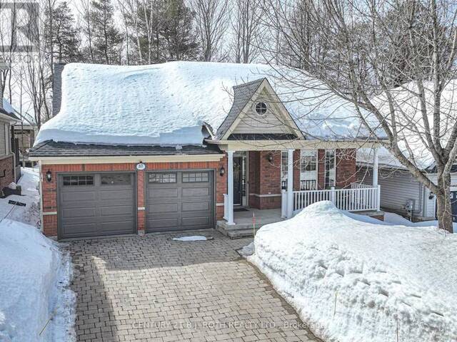 37 TANGLEWOOD CRESCENT Oro-Medonte Ontario, L0L 2L0 - 2 Bedrooms Home For Sale