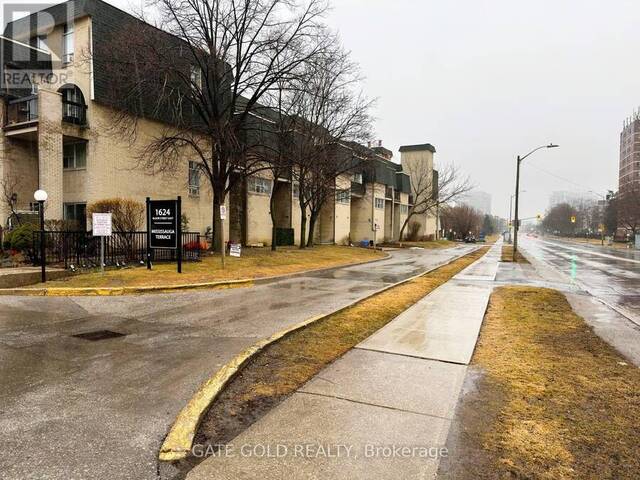 17 - 1624 BLOOR STREET Mississauga Ontario, L4X 2S2 - 3 Bedrooms Condo For Sale