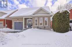 27 MEADOW'S END CRESCENT | Uxbridge Ontario | Slide Image One