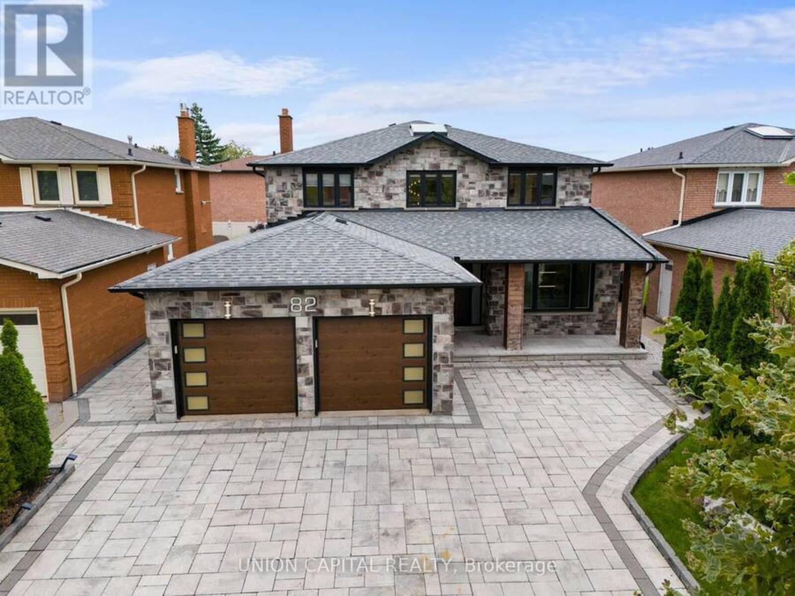 82 QUEENSTON CRESCENT, Vaughan, Ontario L4L 4A2