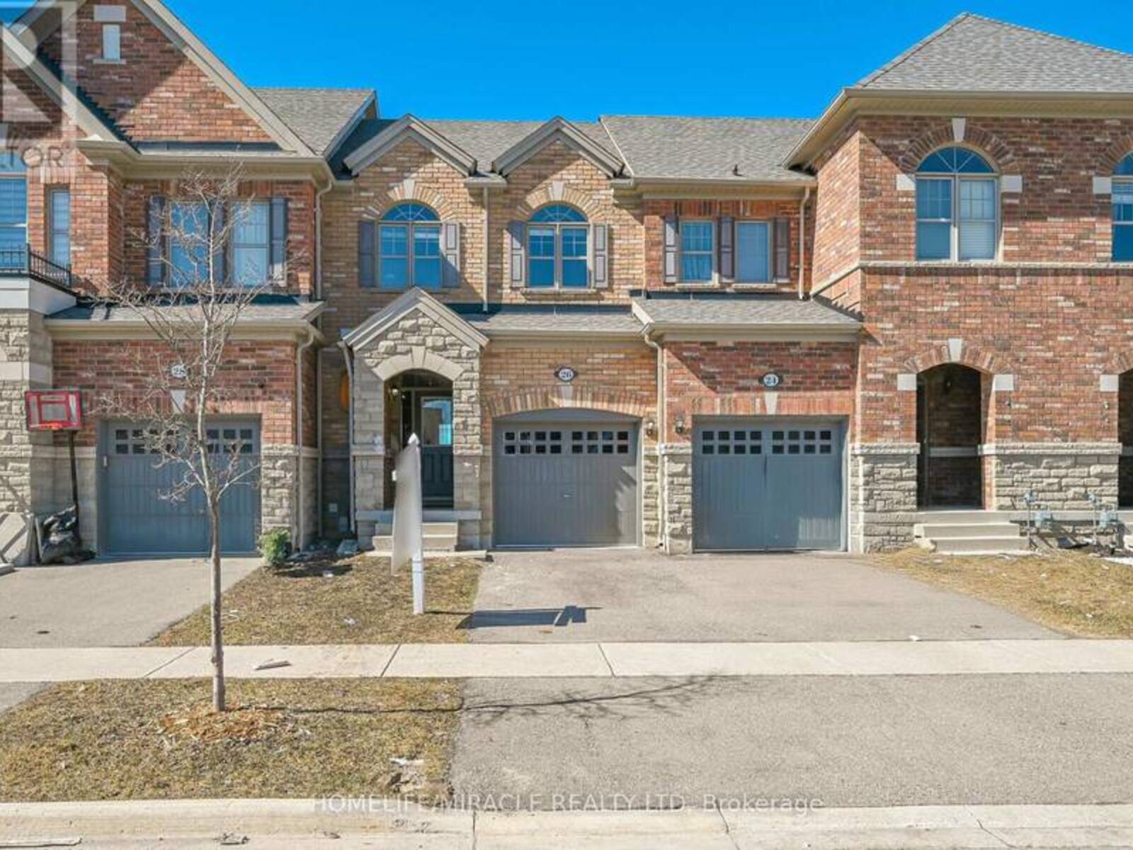 26 HOGAN MANOR DRIVE, Brampton, Ontario L4A 4V3