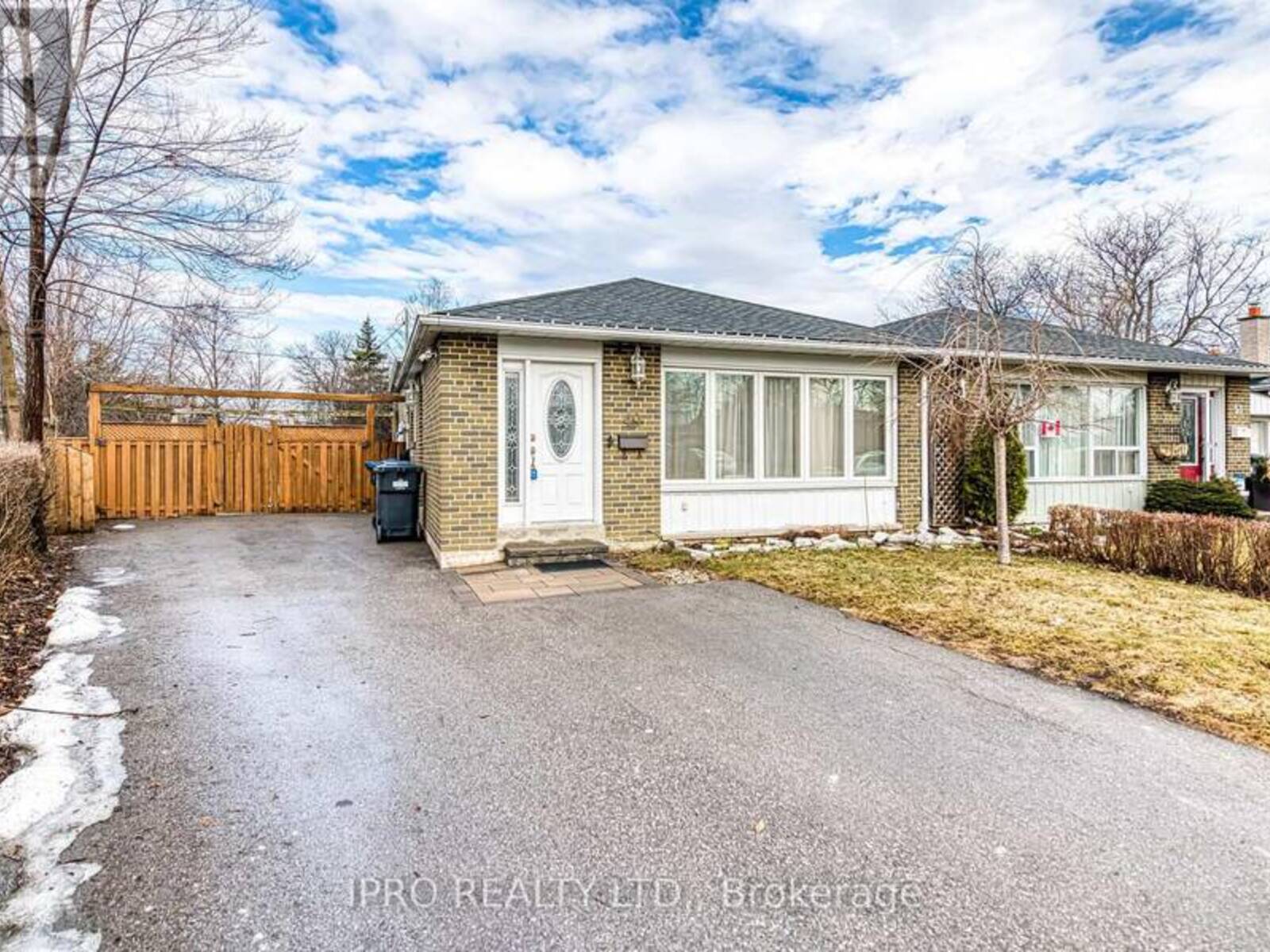 49 ASCOT AVENUE, Brampton, Ontario L6T 2P3