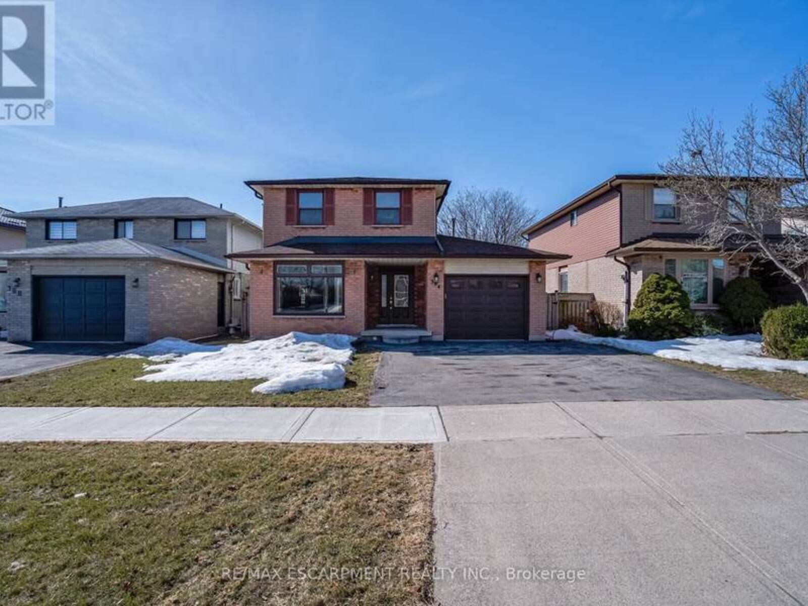 384 STONE CHURCH ROAD, Hamilton, Ontario L9B 2A1