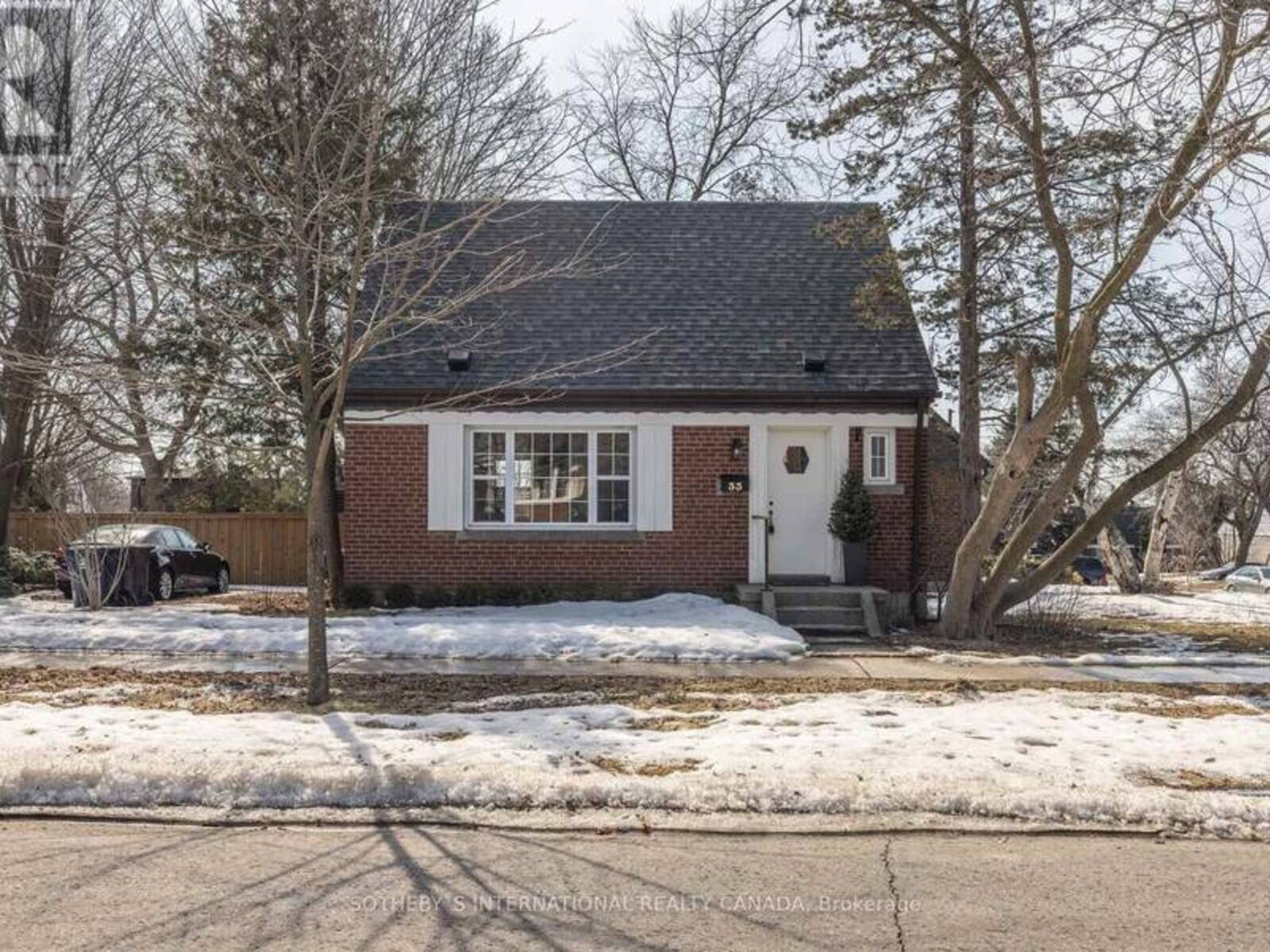 33 SOUTHMEAD ROAD, Toronto, Ontario M1L 2H9