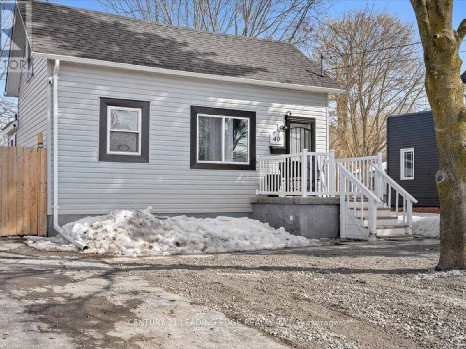 40 ST PATRICK STREET E, Lindsay, Ontario K9V 1R2