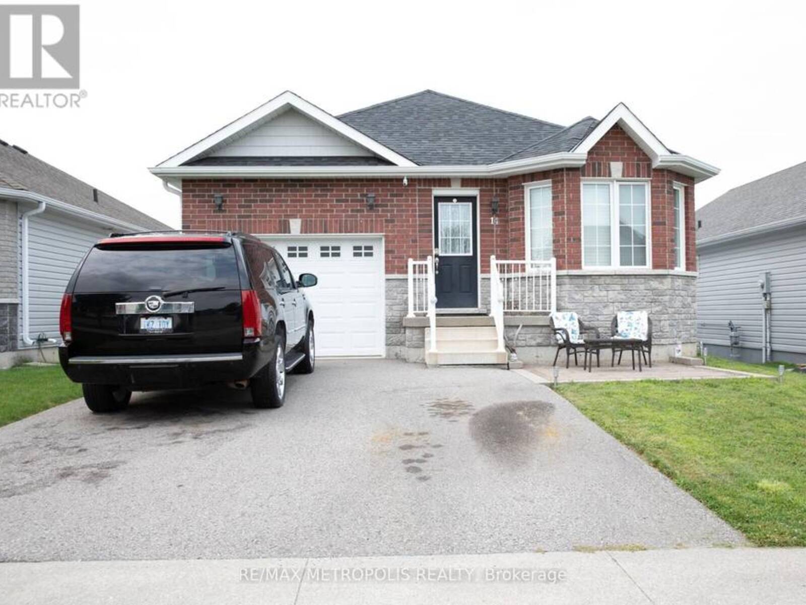 14 LISBETH CRESCENT, Lindsay, Ontario K9V 0B7