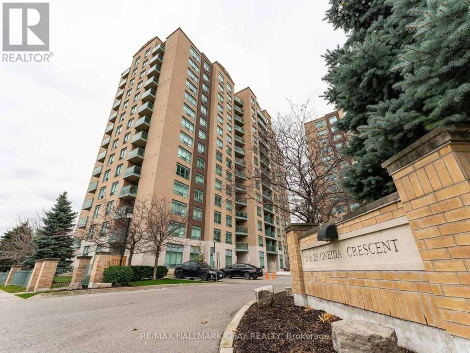 406 - 11 ONEIDA CRESCENT, Richmond Hill, Ontario L4B 0A1