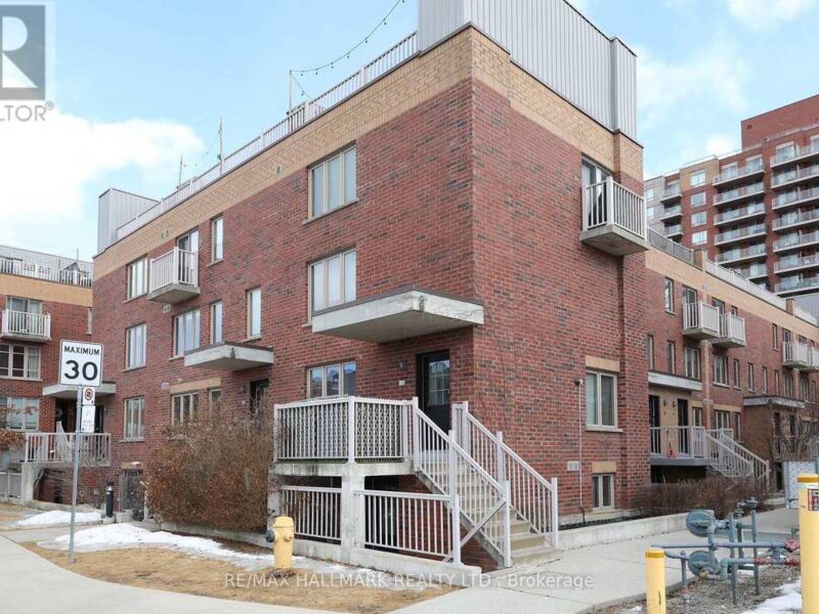 TH 128 - 11 RUTTAN STREET, Toronto, Ontario M6P 0A1