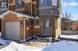 15 - 895 CARIBOU VALLEY CIRCLE | Newmarket Ontario | Slide Image Two