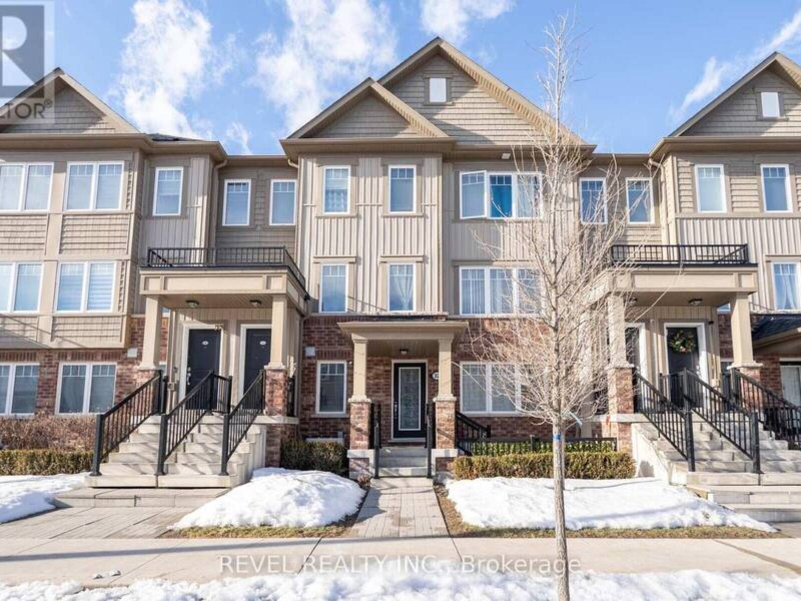 32 - 2500 HILL RISE COURT, Oshawa, Ontario L1L 0J5