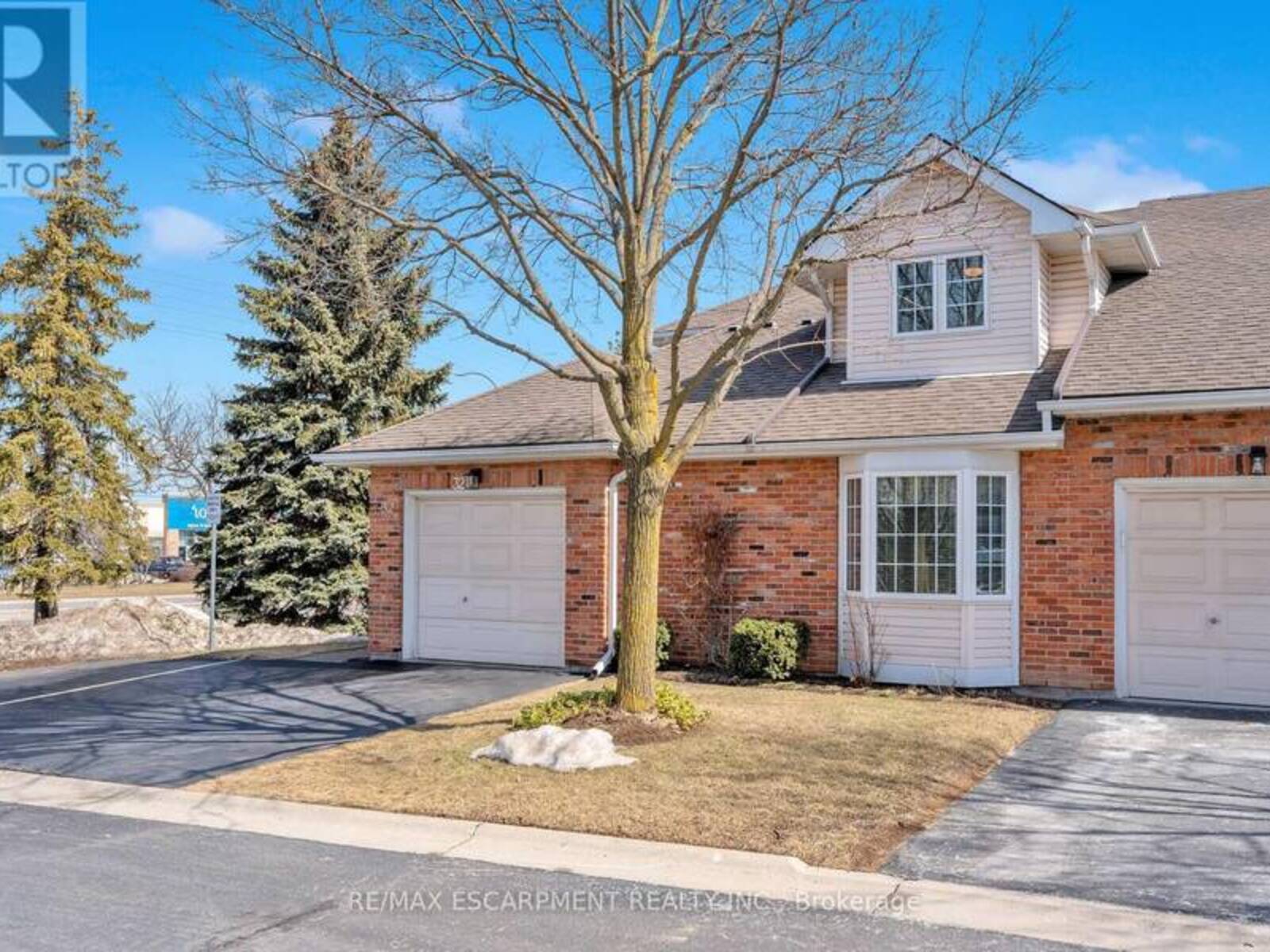 32 - 810 GOLF LINKS ROAD, Ancaster, Ontario L9K 1J7