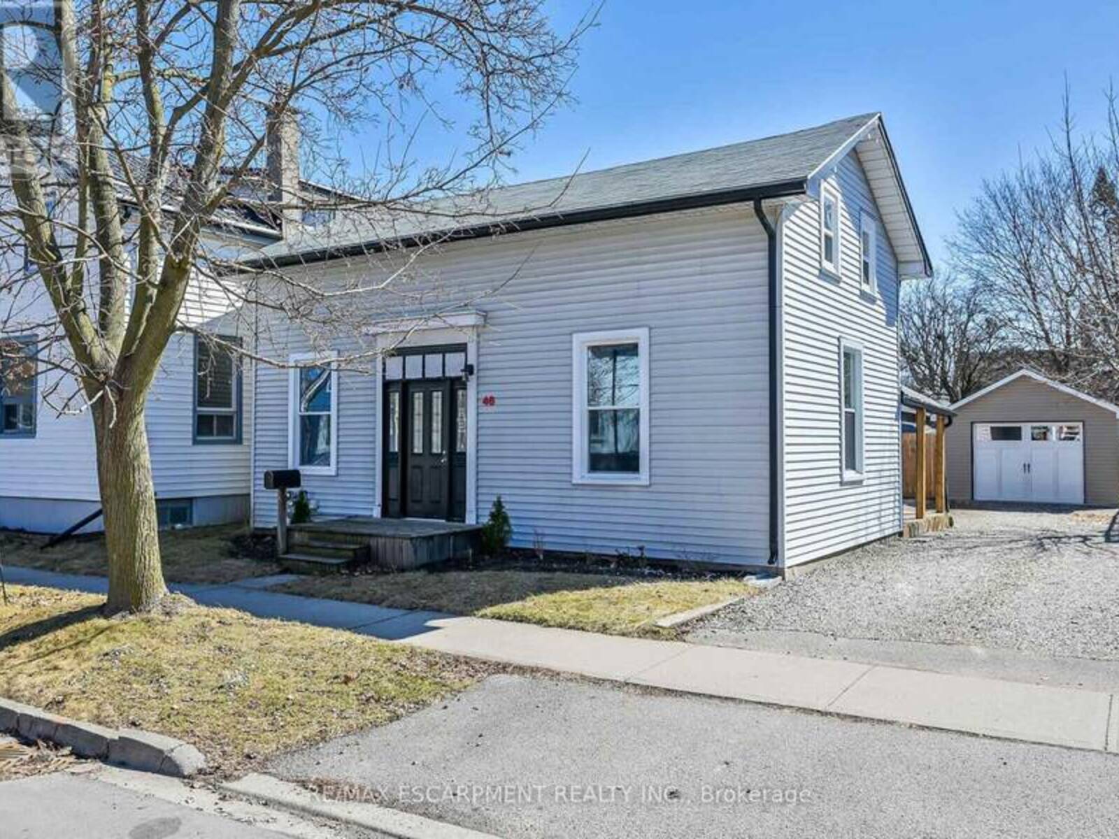 46 WALNUT STREET, Brantford, Ontario N3T 1H2