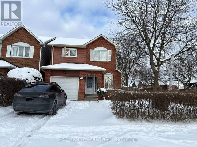 579 HARTFORDSHIRE LANE Mississauga Ontario, L5B 2W9 - 3 Bedrooms Home For Sale