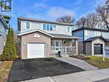 26 THOMPSON DRIVE | East Gwillimbury Ontario | Slide Image Two